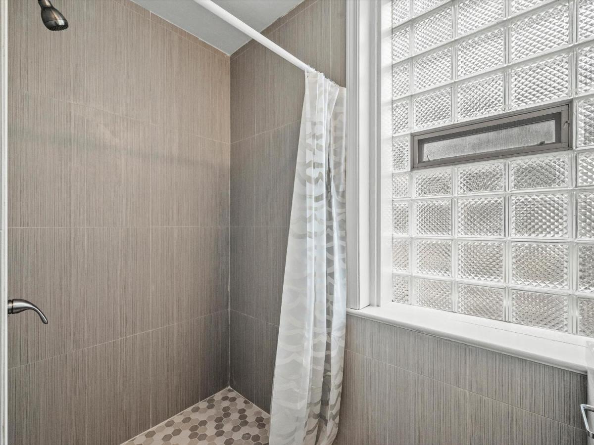 Oakland/university @b Quiet & Stylish Private Bedroom With Shared Bathroom Hospedagem domiciliar Pittsburgh